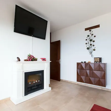 Vila Vertical Villa: Luxury, Sea Views & Private