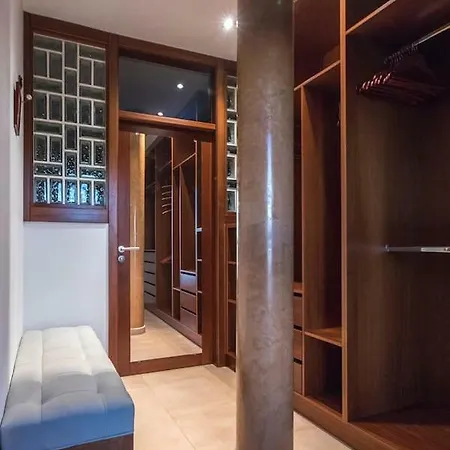 Vila Vertical Villa: Luxury, Sea Views & Private