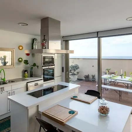 Vila Vertical Villa: Luxury, Sea Views & Private