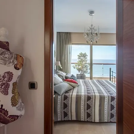 Vertical Villa: Luxury, Sea Views & Private Vila Garachico (Tenerife)