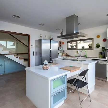 Vertical Villa: Luxury, Sea Views & Private Garachico (Tenerife)