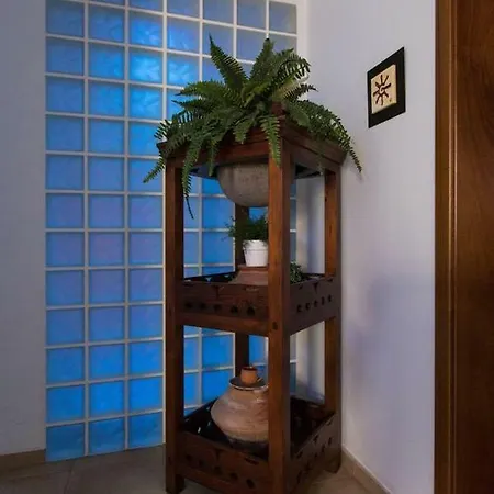 Vertical Villa: Luxury, Sea Views & Private Vila *